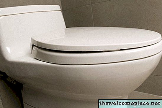 Comment régler le niveau du réservoir d'eau dans une toilette Toto
