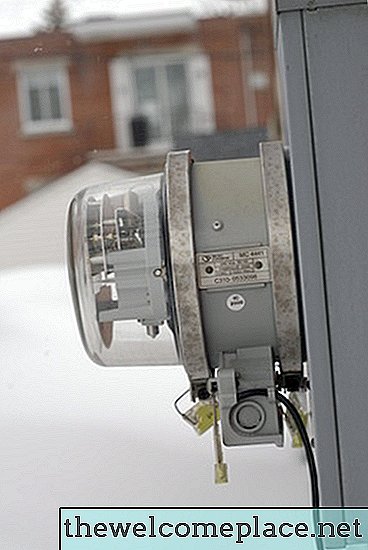 Comment cacher esthétiquement une boîte de compteur électrique suspendue à votre maison