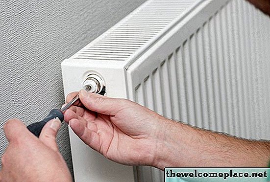 Sådan blæser du en radiator uden nøgle