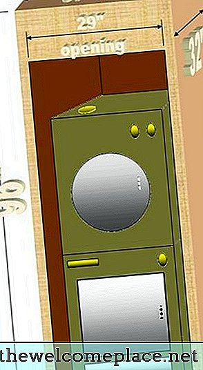 Kako sestaviti omaro okoli zloženega pralnika in sušilnika v kopalnici