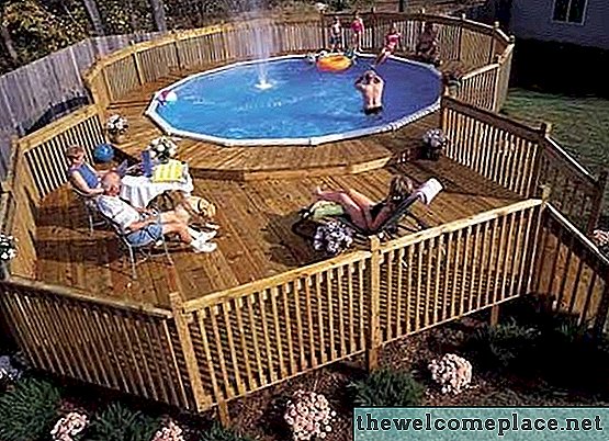 Comment construire une terrasse autour d'une piscine