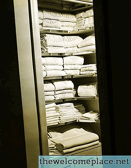 Cara Membuat Closet Linen untuk Kamar Mandi