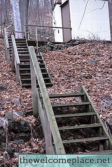 Ako postaviť schody na strmom kopci