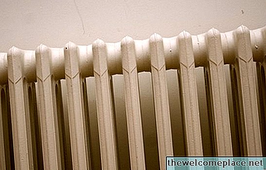 Comment construire des couvertures de radiateur de plinthes en bois