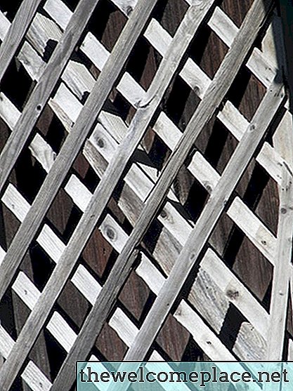 Как построить деревянные решетчатые ворота