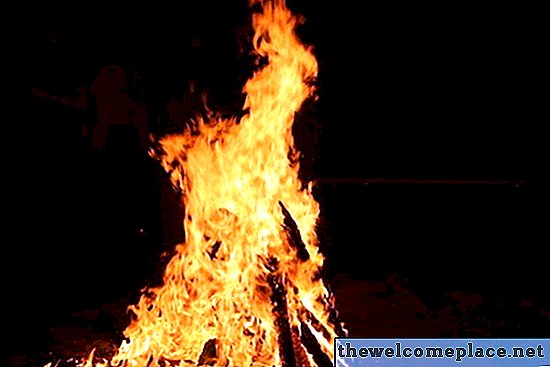 Как сжечь древесные сваи дизельным топливом