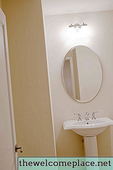 So verwandeln Sie eine Gästetoilette in ein komplettes Badezimmer