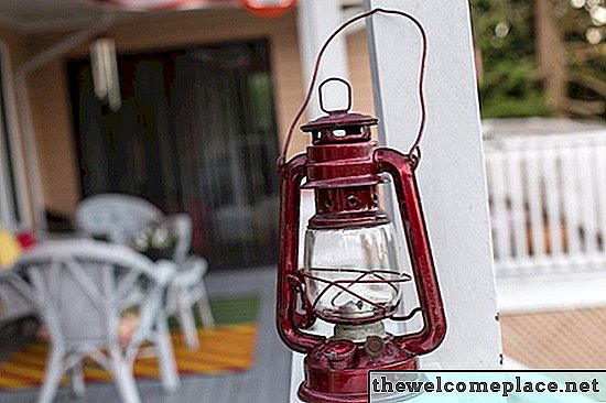 Kako očistiti starinske kerozinske svetilke