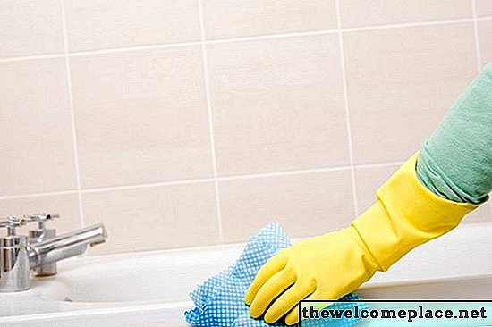 Jak čistit koupelnové sprchové dlaždice