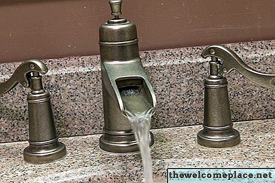 Fırçalanmış Nikel Banyo Armatürleri Nasıl Temizlenir