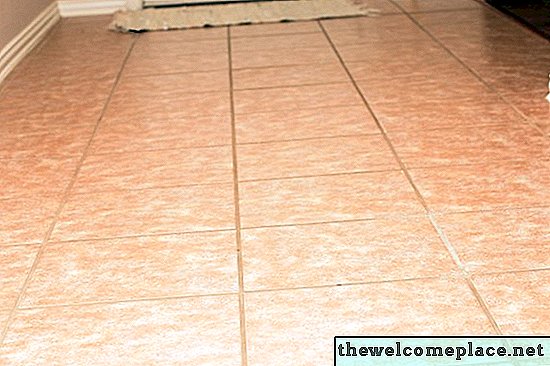 Keramische tegelvloeren reinigen met azijn