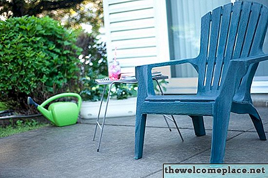 Comment nettoyer les chaises de jardin en plastique Chalky