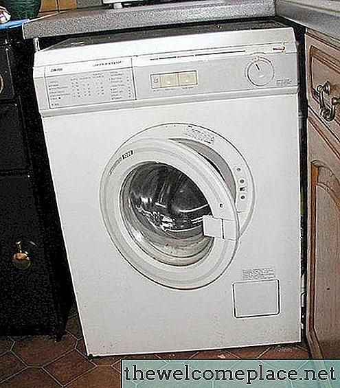 Як почистити засмічений зливний шланг для пральної машини