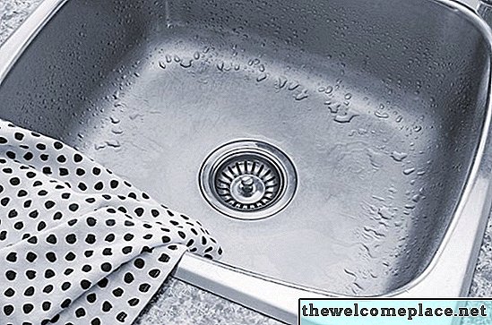Comment nettoyer un évier en acier inoxydable émoussé