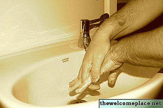 Comment nettoyer l'isolant en mousse des mains