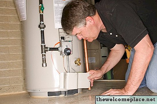 Cómo limpiar un calentador de agua caliente con vinagre