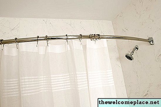 Cum curățați cârligele de duș din metal
