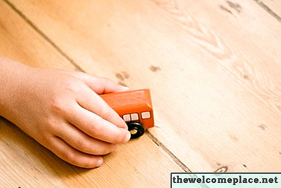 Comment nettoyer les vieux planchers de bois franc recouverts de tapis