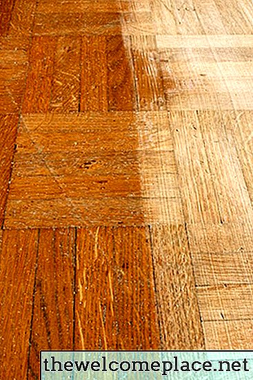 古い寄木細工の床をきれいにする方法