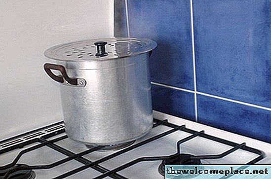 Comment nettoyer les pots en acier inoxydable gravement brûlés