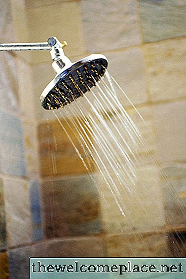 シャワーダイバーターバルブをクリーニングする方法