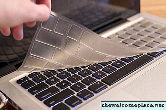 Cómo limpiar una cubierta de teclado de silicona
