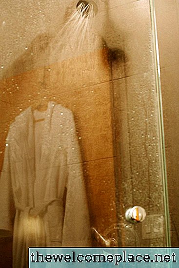 So reinigen Sie Badewanne oder Dusche mit einem Trocknerblatt von Seifenschaum