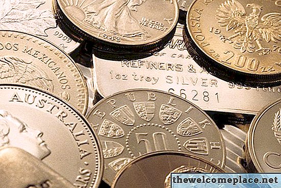 Sådan rengøres pyntet sølvmønter