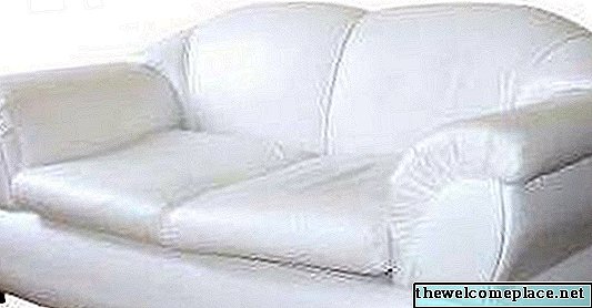 Cómo limpiar un sofá blanco