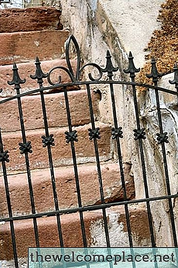 Kako očistiti ograde od kovanog željeza