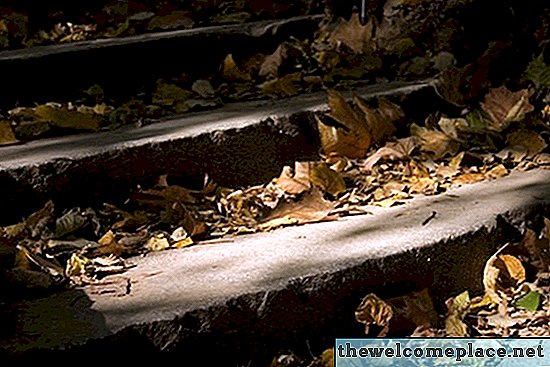 Cómo cubrir escalones de hormigón con madera