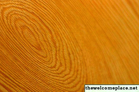 Cómo crear una puerta de madera contrachapada