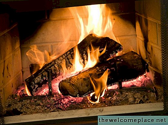 Comment couper du bois de chauffage aux longueurs standard