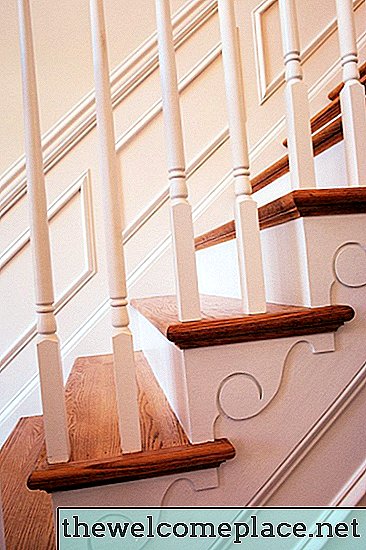 Comment couper la garniture d'escalier