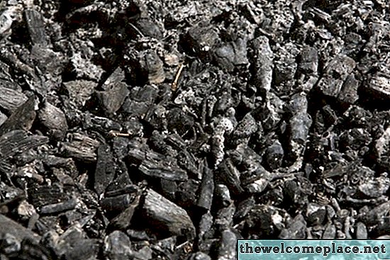 Como descartar cinzas de carvão vegetal
