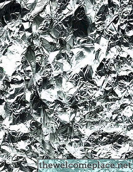 Comment dissoudre le papier d'aluminium avec du vinaigre