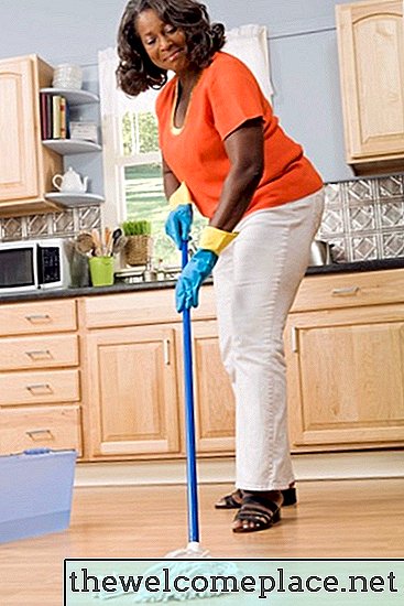 Hvordan tørke gulvet etter mopping