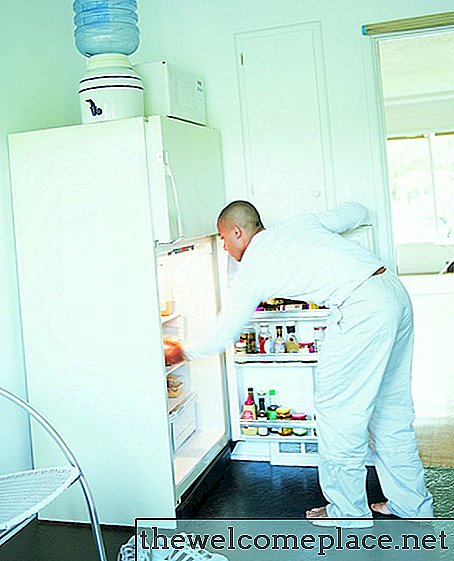 Como encontrar o lado de sucção do compressor da geladeira