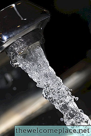 Comment réparer les taches noires sur les robinets en chrome