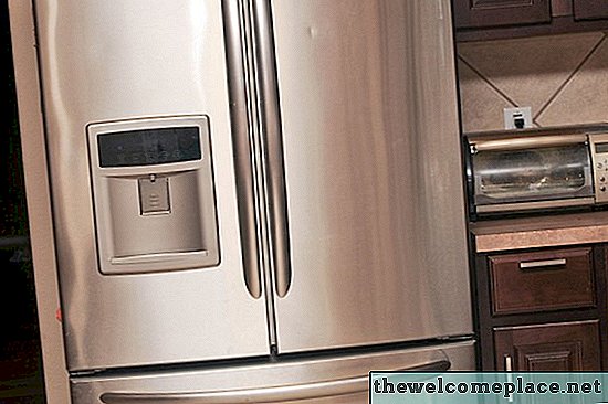 Како поправити удубљење на фрижидеру од нехрђајућег челика