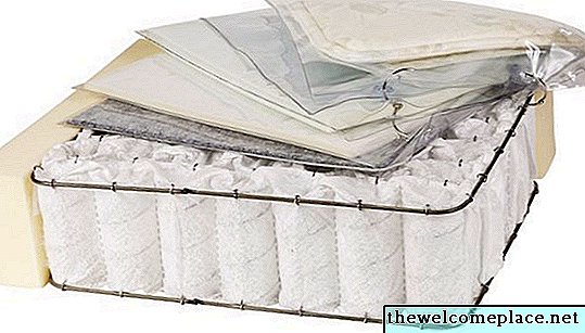 Cómo arreglar un colchón con una almohada flácida