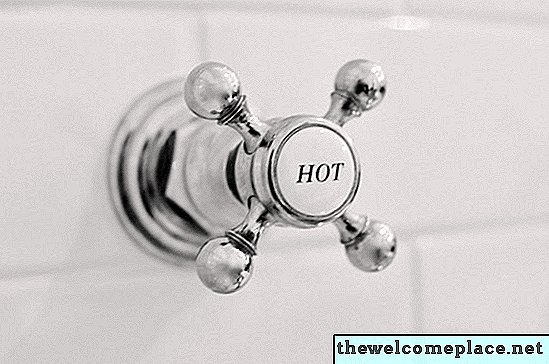 Comment réparer les tiges de robinets de douche qui sont dénudés