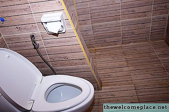 كيفية إصلاح مقعد المرحاض صار
