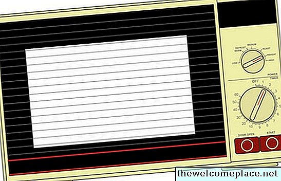 كيفية الحصول على رائحة لحم الخنزير المقدد من الميكروويف