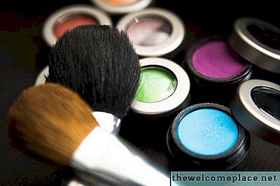 Comment obtenir une tache de maquillage en nylon