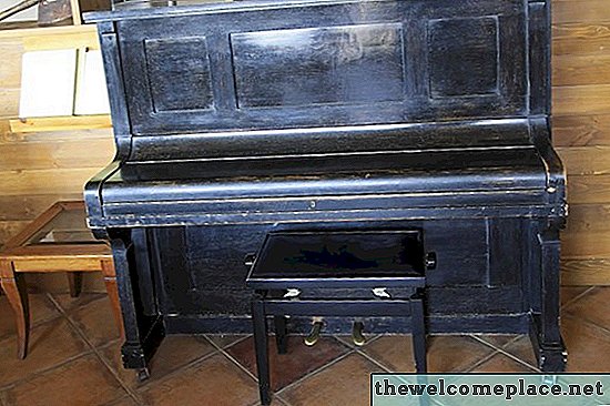 Como se livrar de um cheiro em um piano antigo