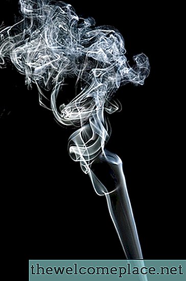 Como obter fumaça ou um cheiro queimado de uma casa