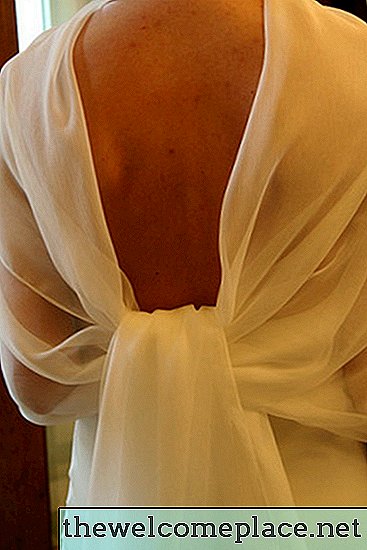 Hoe rimpels uit een tule-jurk te krijgen