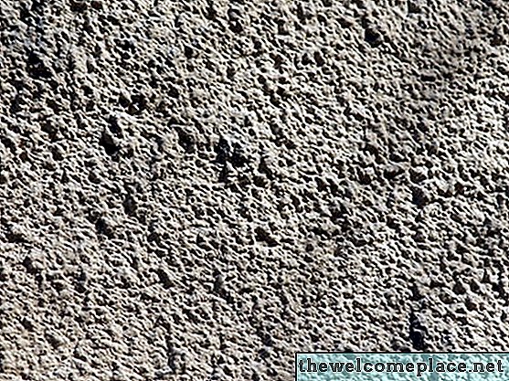 Jak wieszać rzeczy na ścianach cementowych