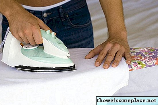 Как подшить брюки с помощью клейкой ленты Iron-On
